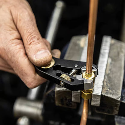 From Wrench to Pliers, One Grip Does It All! Pocket Grip – The Ultimate 5-in-1 Upgrade